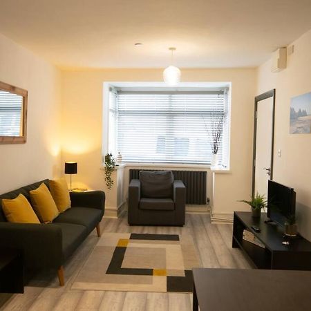 Luxe Living City Apartment - Beach, Wifi, Parking 스완지 외부 사진