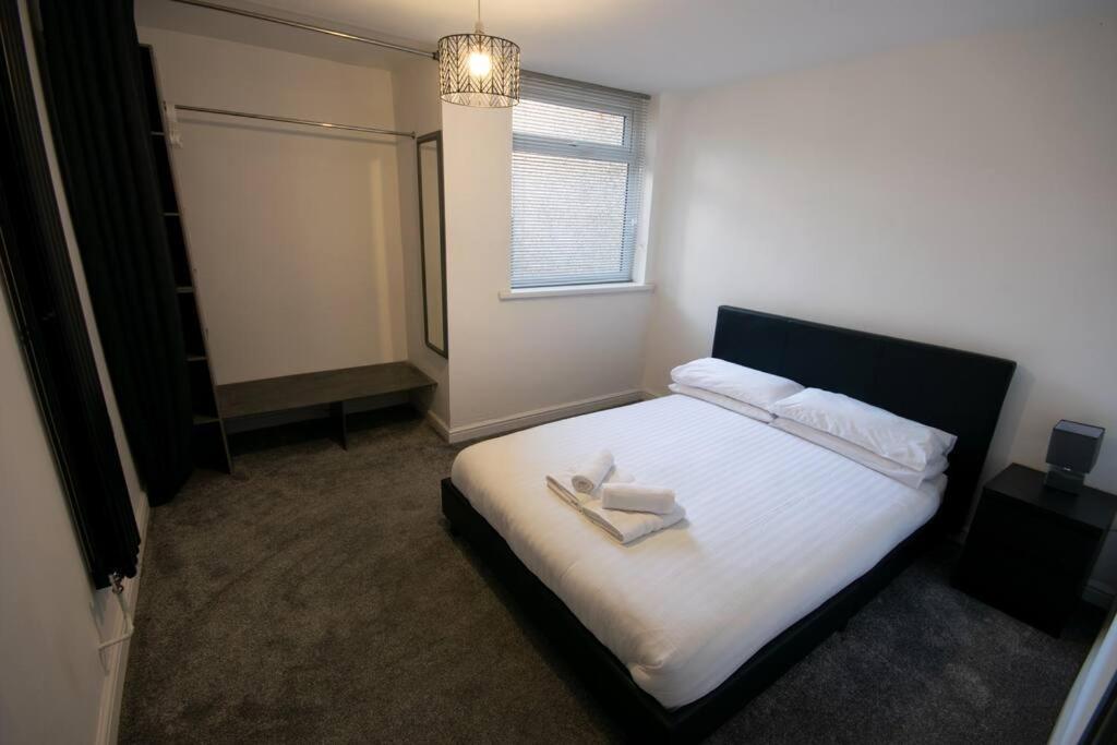 Luxe Living City Apartment - Beach, Wifi, Parking 스완지 외부 사진